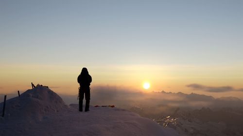 EVEREST VR